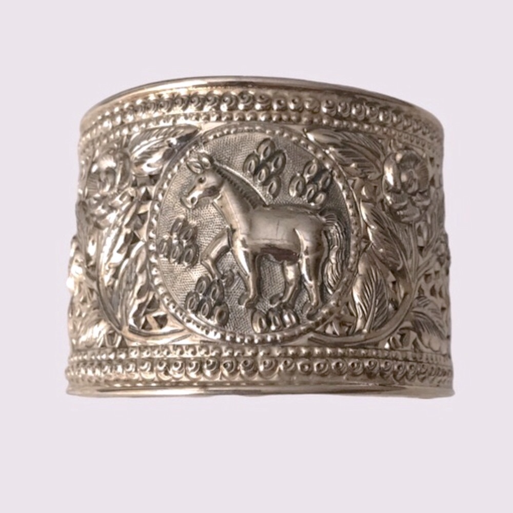Vintage Equestrian Sterling Silver Wide Cuff Bracelet Stamped 925 - Picture 2 of 12